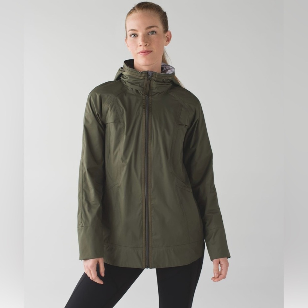 Lululemon Fo Drizzle rain jacket